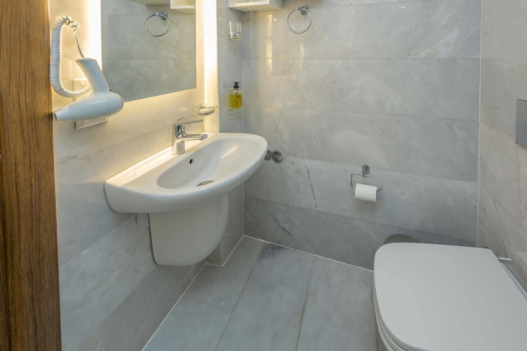 Defne Hotel Каш Екстер'єр фото