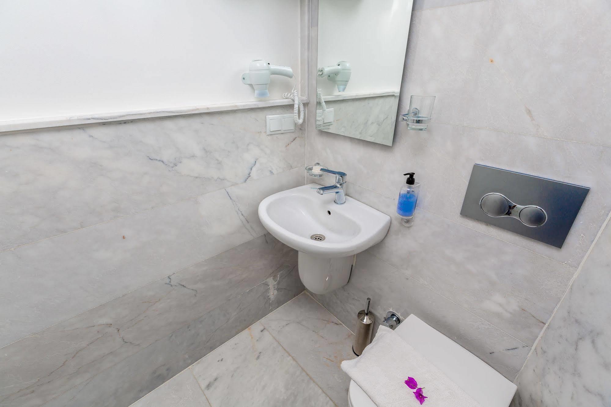 Defne Hotel Каш Екстер'єр фото